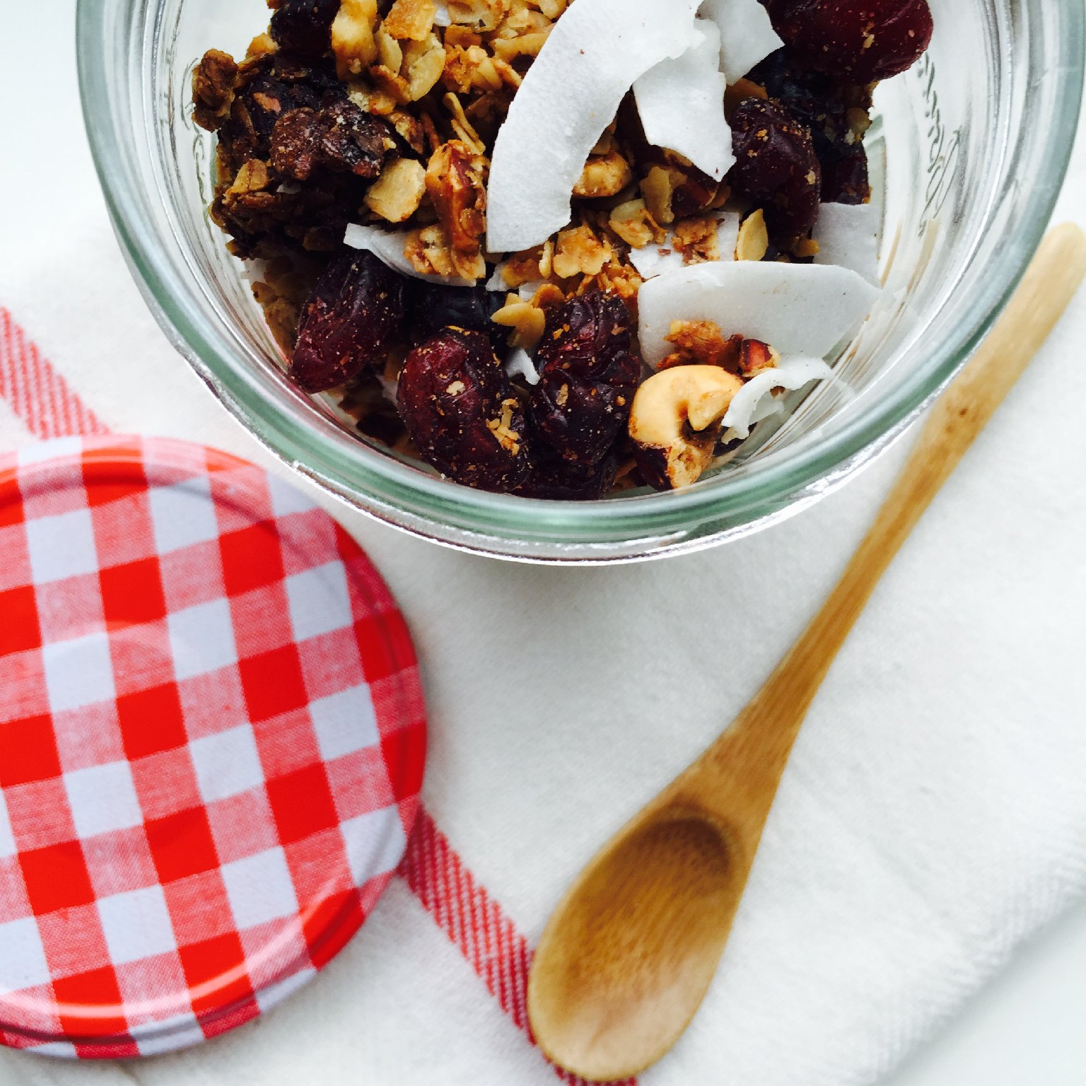 Granola met kokos en cranberry - FOOD I LOVE