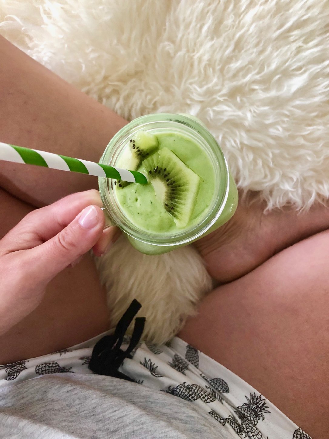 kiwi-avocado-smoothie-food-i-love